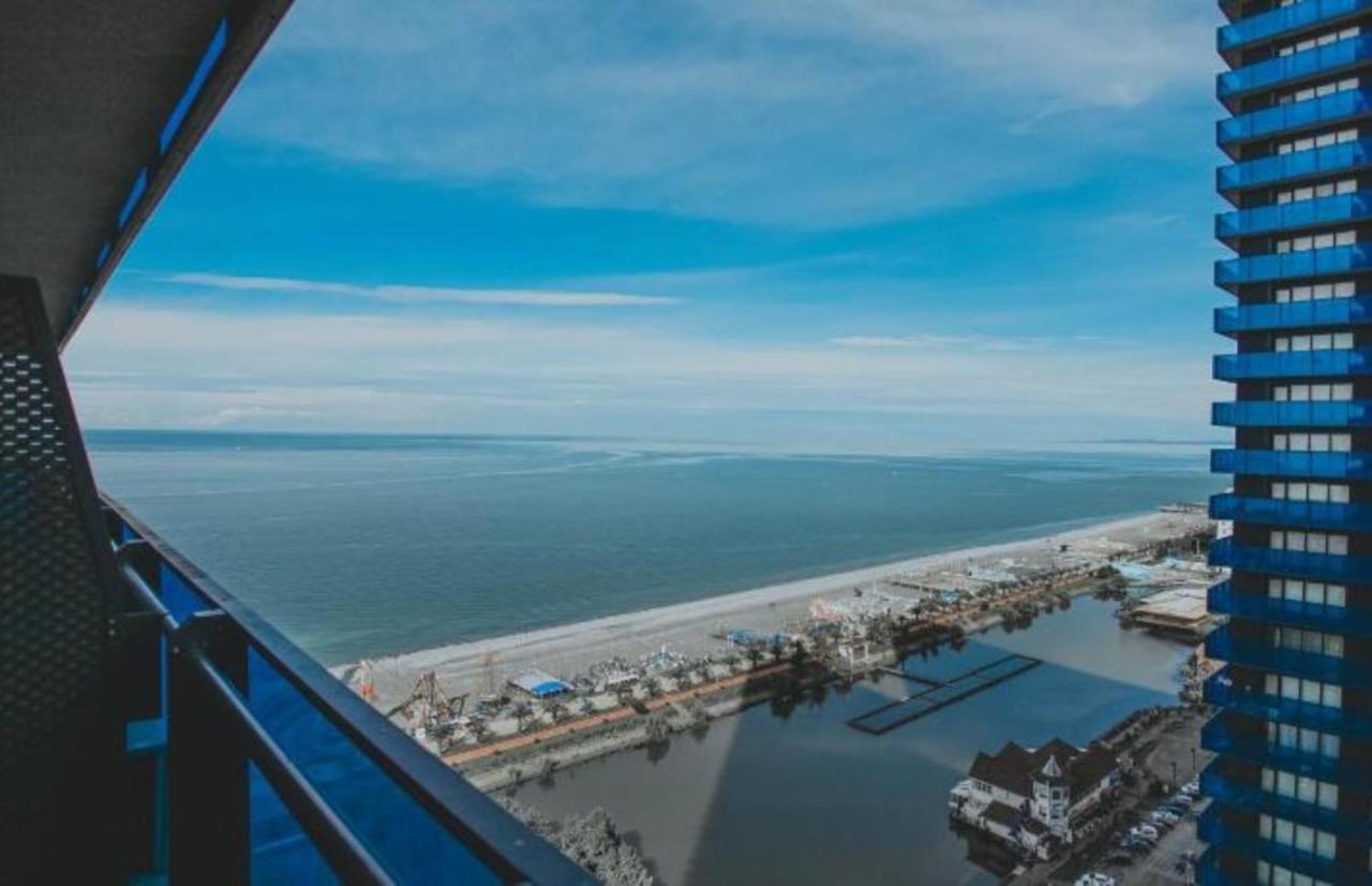 Orbi City Batumi Sea View Aparthotel Exterior photo