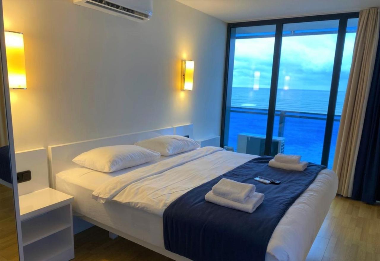 Orbi City Batumi Sea View Aparthotel Exterior photo